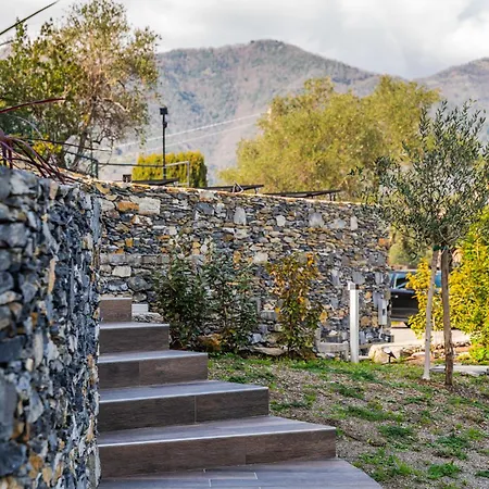 - Bilocale Con Piscina E Vista Colline * ראפאלו