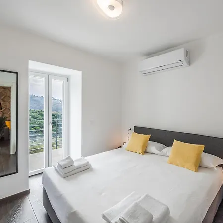 - Bilocale Con Piscina E Vista Colline Апартаменты Рапалло